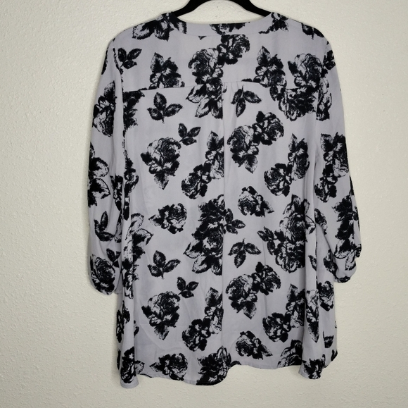 Maurices Floral Print Blouse Size  XXL - Picture 5 of 6